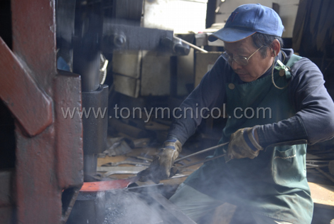 making-japanese-cooking-knives making-japanese-cooking-knives